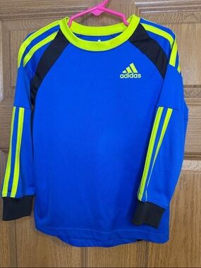 Boys adidas shirt 4T